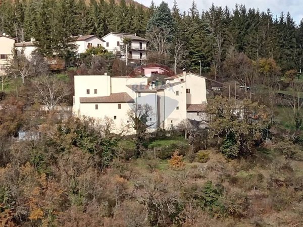 appartamento in vendita a Sellano in zona Casale