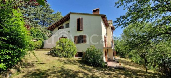 casa indipendente in vendita a Sellano in zona Montesanto