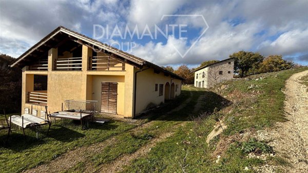 azienda agricola in vendita a Sellano