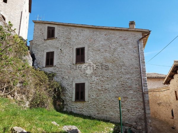 quadrivano in vendita a Sellano