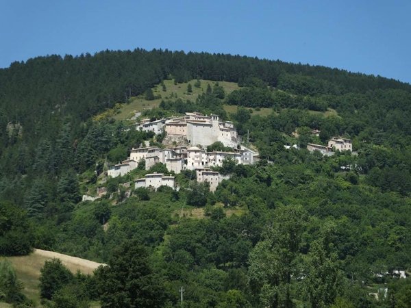 casa indipendente in vendita a Sellano in zona Casale