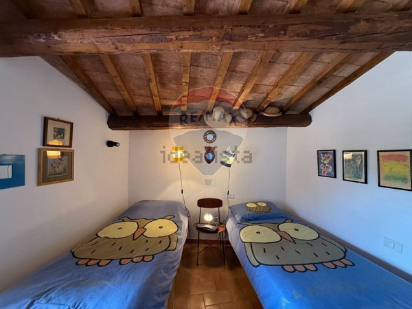 casa semindipendente in vendita a Sellano