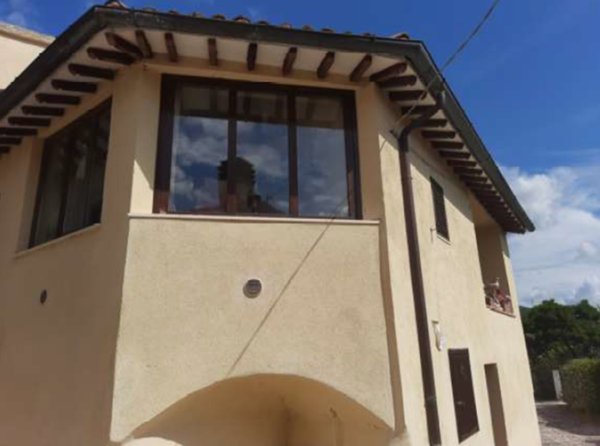 appartamento in vendita a Sellano in zona Villamagina