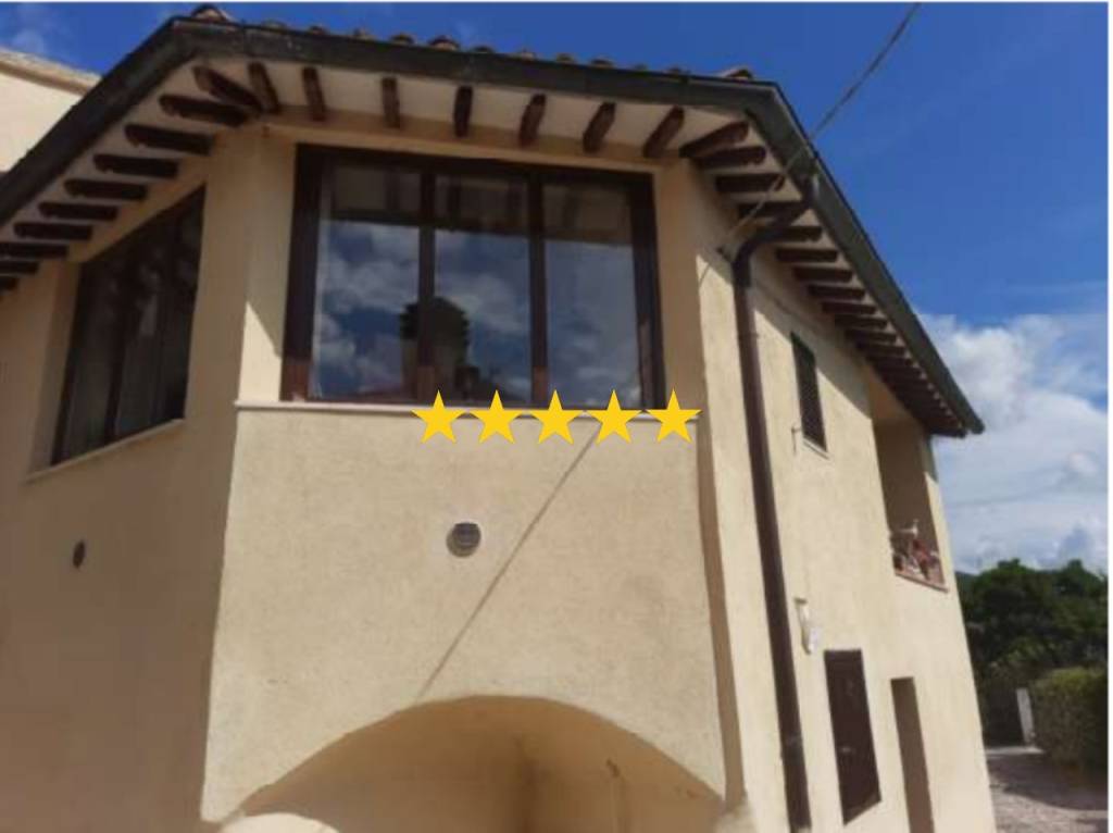 appartamento in vendita a Sellano in zona Villamagina