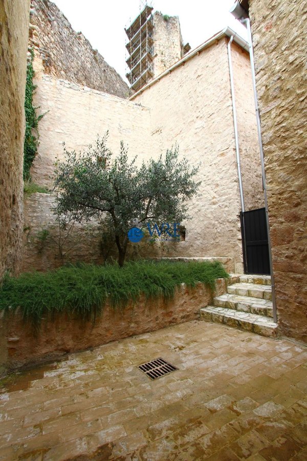 appartamento in vendita a Sellano in zona Postignano