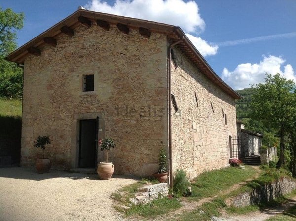 casale in vendita a Sellano