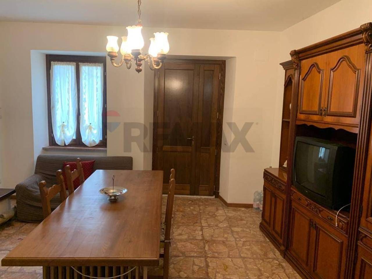 casa indipendente in vendita a Sellano in zona Villamagina
