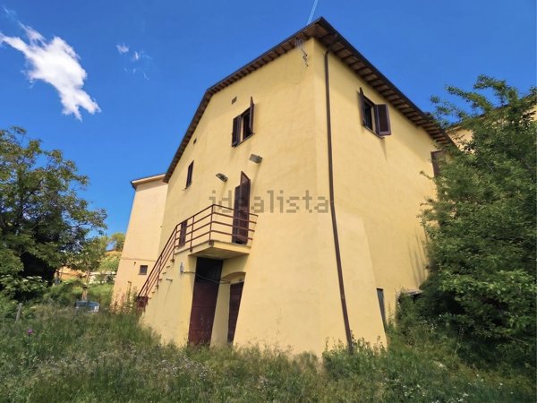 appartamento in vendita a Sellano in zona Casale