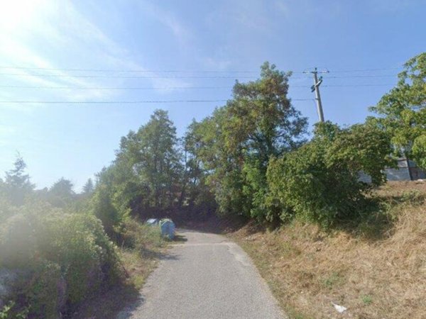 appartamento in vendita a Sellano in zona Villamagina
