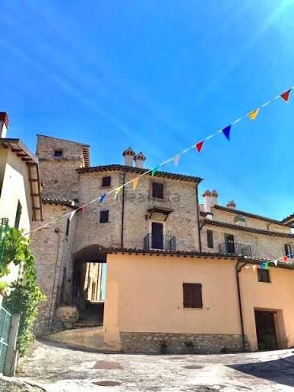 casale in vendita a Sellano in zona Casale