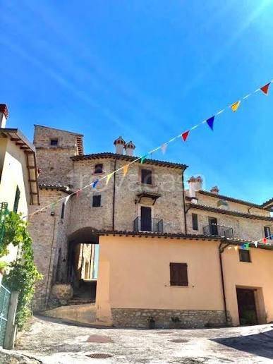 appartamento in vendita a Sellano in zona Casale