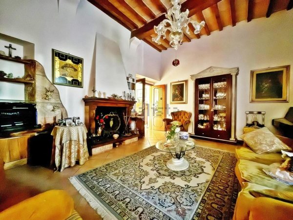 casa indipendente in vendita a Sigillo