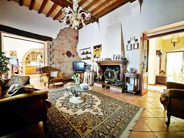 casa indipendente in vendita a Sigillo