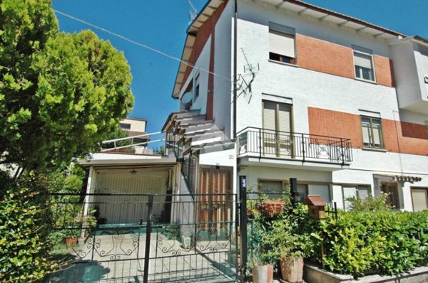 casa indipendente in vendita a Sigillo
