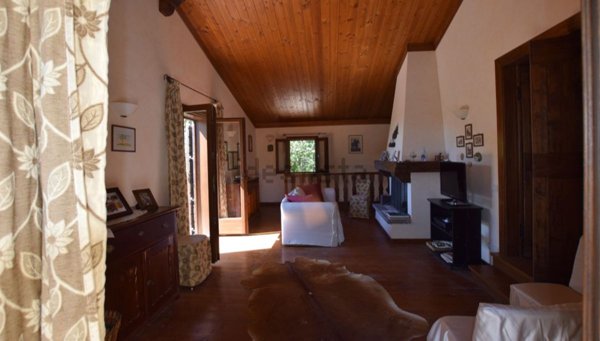 casa indipendente in vendita a Sigillo