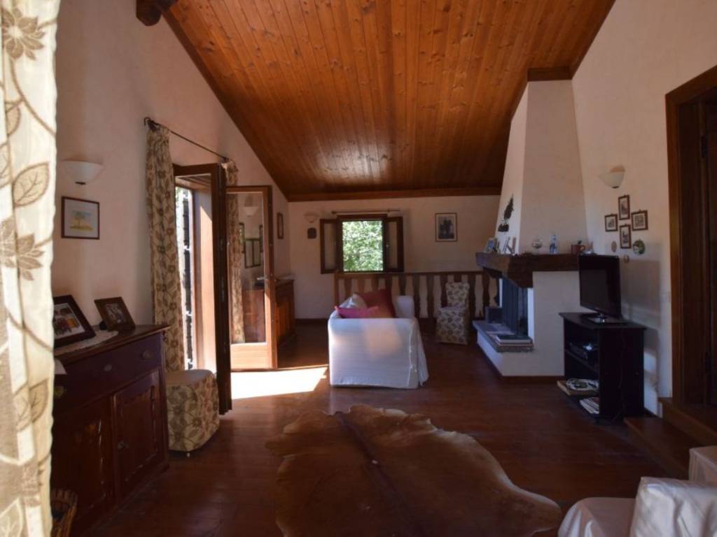 casa indipendente in vendita a Sigillo