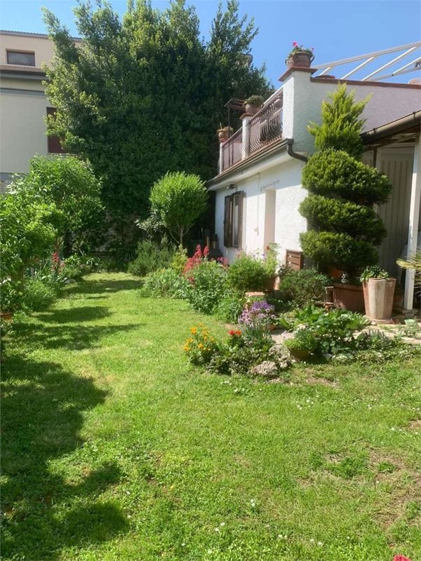 casa indipendente in vendita a Sigillo