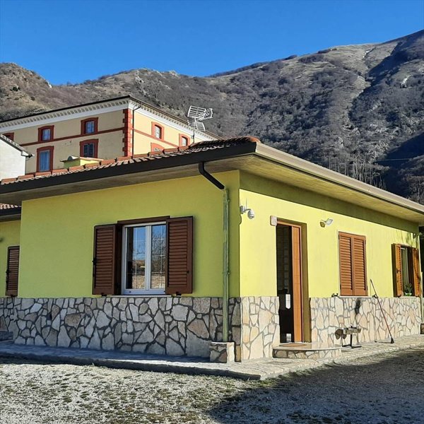 casa indipendente in vendita a Sigillo