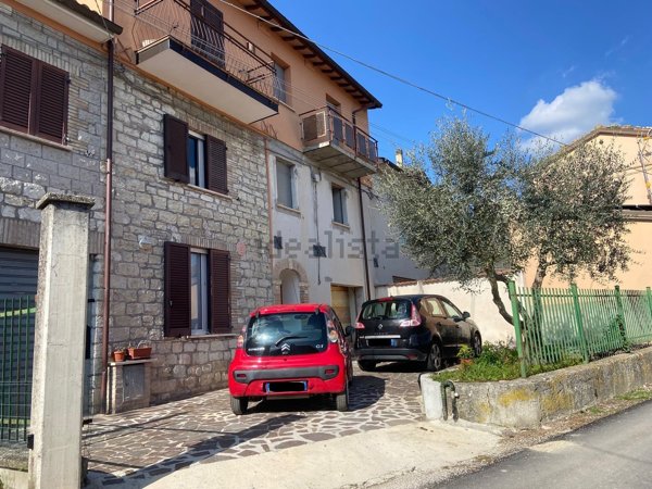 casa indipendente in vendita a Sigillo