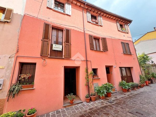 casa indipendente in vendita a Sigillo