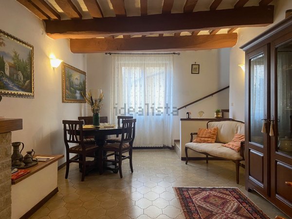 casa indipendente in vendita a Sigillo