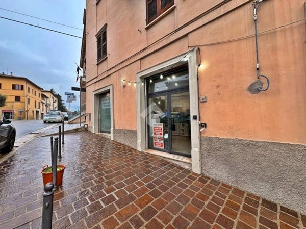 negozio in vendita a Sigillo