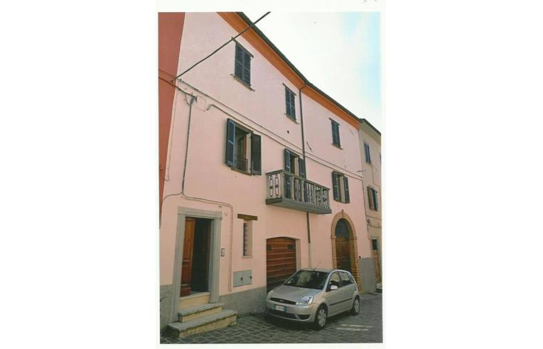 intera palazzina in vendita a Sigillo