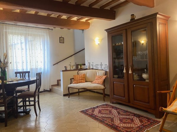 casa indipendente in vendita a Sigillo