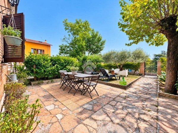 casa indipendente in vendita a Sigillo