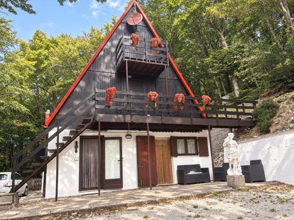 casa indipendente in vendita a Sigillo