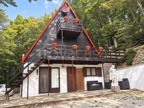 casa indipendente in vendita a Sigillo