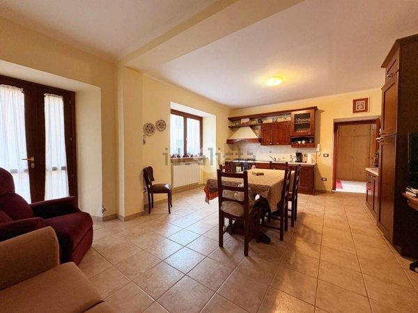 casa indipendente in vendita a Sigillo