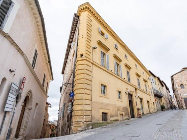 intera palazzina in vendita a Spello