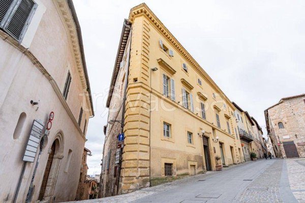 negozio in vendita a Spello