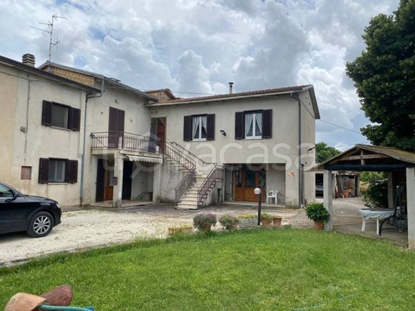 casa indipendente in vendita a Spello