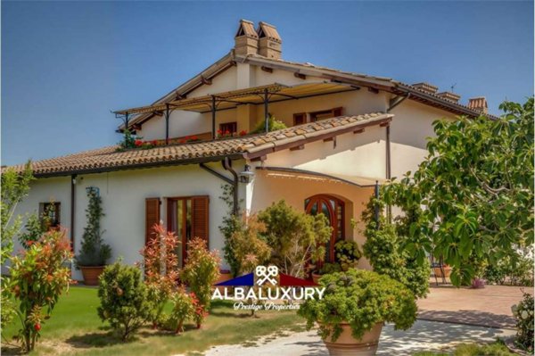 casa indipendente in vendita a Spello in zona Limiti