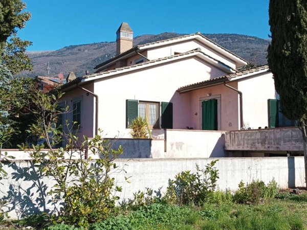 casa indipendente in vendita a Spello in zona Capitan Loreto