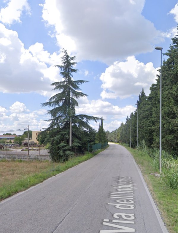 locale di sgombero in vendita a Spello