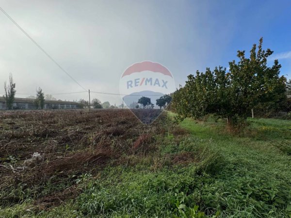 negozio in vendita a Spello in zona Acquatino