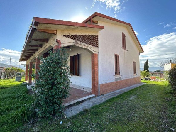 casa indipendente in vendita a Spello in zona Capitan Loreto