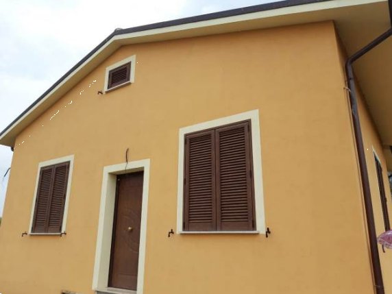 casa indipendente in vendita a Spello