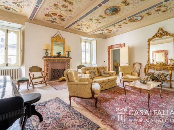 casa indipendente in vendita a Spello