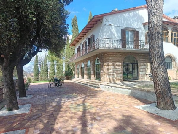villa in vendita a Spello