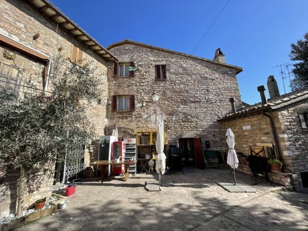 appartamento in vendita a Spello in zona Collepino