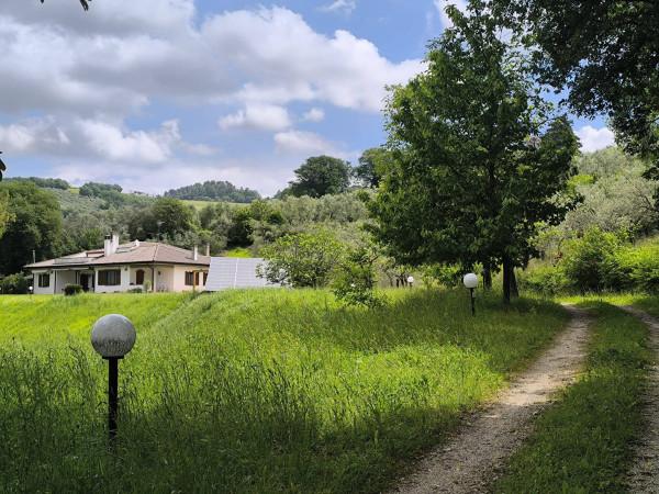 casa indipendente in vendita a Spello