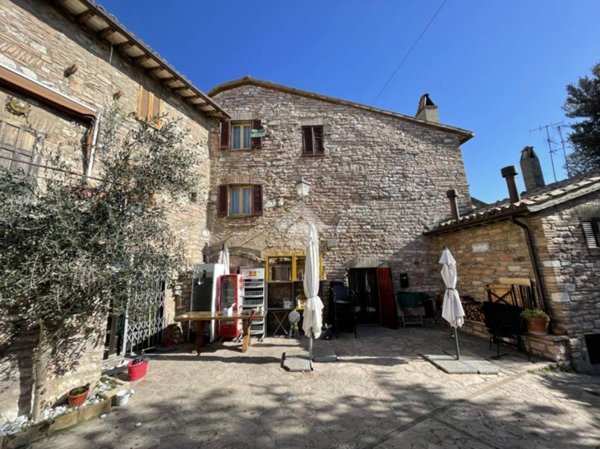 appartamento in vendita a Spello in zona Collepino