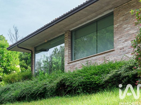 casa indipendente in vendita a Spello