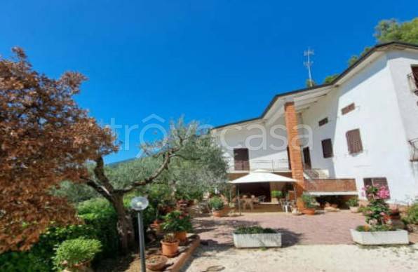 casa indipendente in vendita a Spello in zona San Giovanni