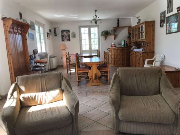 casa indipendente in vendita a Spello in zona Acquatino