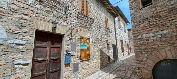 appartamento in vendita a Spello in zona Collepino